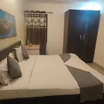 Super Hotel Royal Inn Satya Niketan - Couple Friendly
