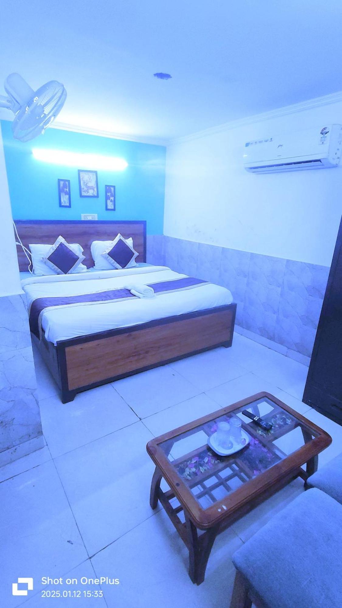 Super Royal Satya Niketan - Couple Friendly New Delhi